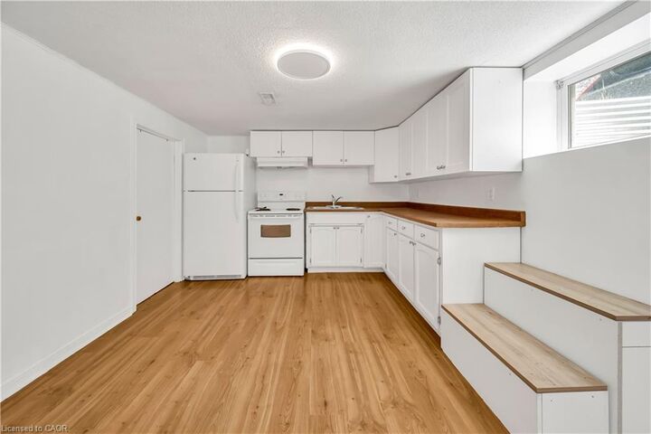Property Photo:  62 Greendale Crescent  ON N2A 2R6 