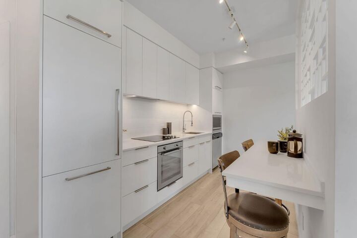 3125 39 Street NW 211 — photo 1