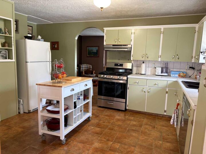 Property Photo: 4915 50 Avenue E AB T0C 0M0