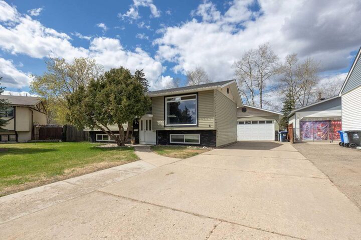 Property Photo:  6 Harris Crescent  AB T9H 1N3 