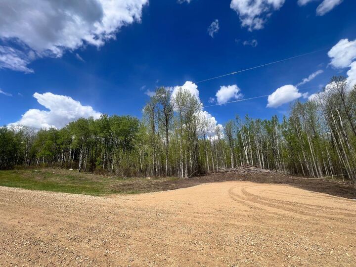 Property Photo:  26204451 3  AB T9S 2B1 