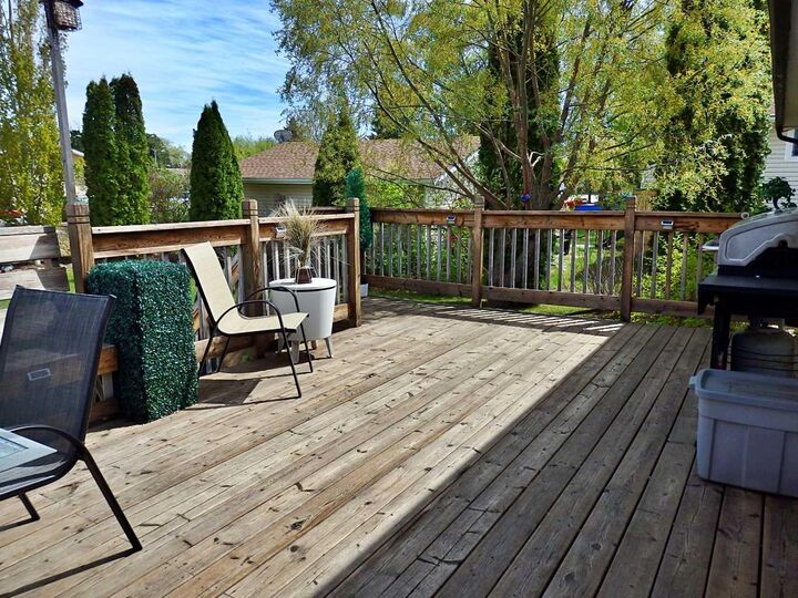 Property Photo:  5204 57A Street  AB T9X 1V4 