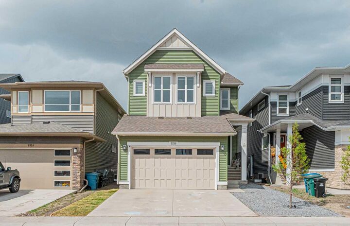 2325 Lancaster Heights SE — photo 1