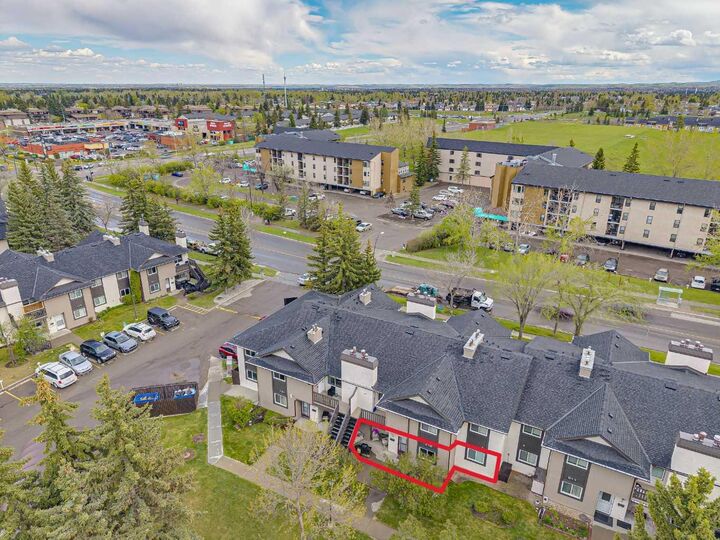 Property Photo:  145 Cedar Springs Gardens SW  AB T2W 5J9 