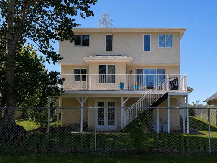 Property Photo: 6 Cambria Place AB T1P 1L9