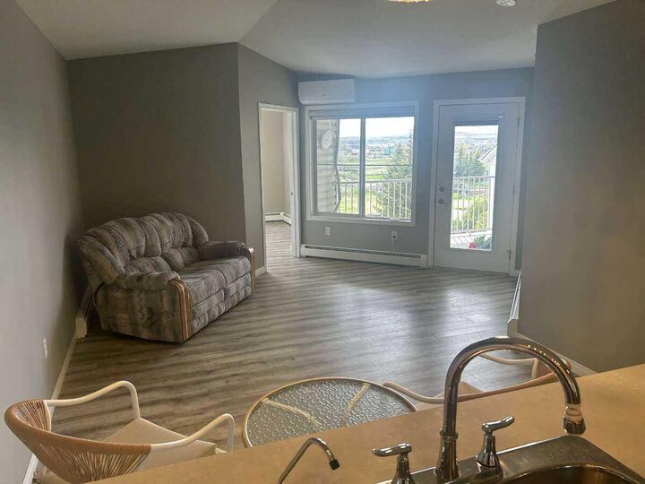 Property Photo: 305 1 Avenue NW 403 AB T4B 2M5