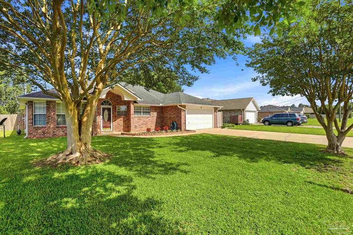Property Photo: 2129 Coral Creek Dr FL 32506