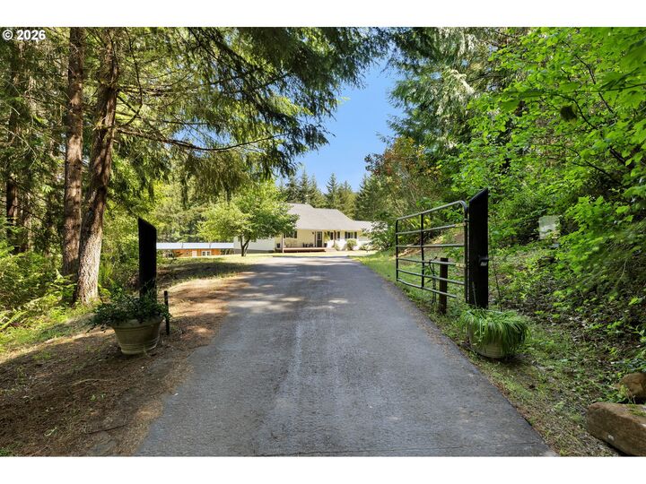 Property Photo:  18111 NE 241st Pl  WA 98606 