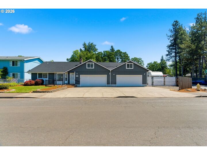 Property Photo: 778 49th Ave OR 97317