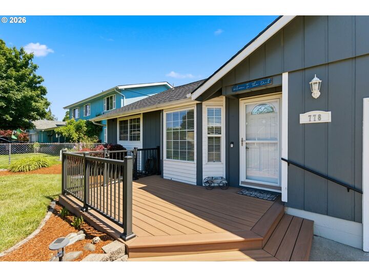 Property Photo:  778 49th Ave  OR 97317 