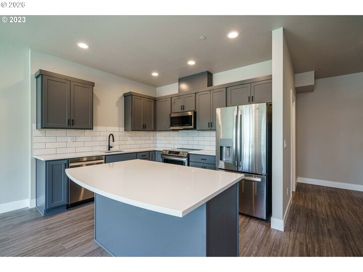 Property Photo: 302 N Bridgeton Rd OR 97217