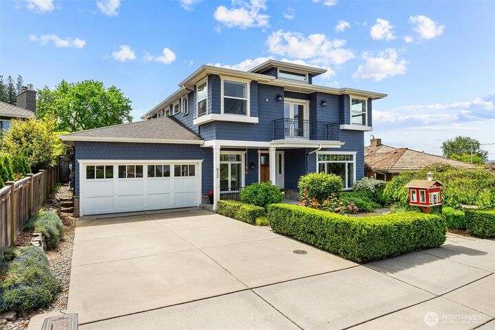 Property Photo:  932  Alder Street  WA 98020 