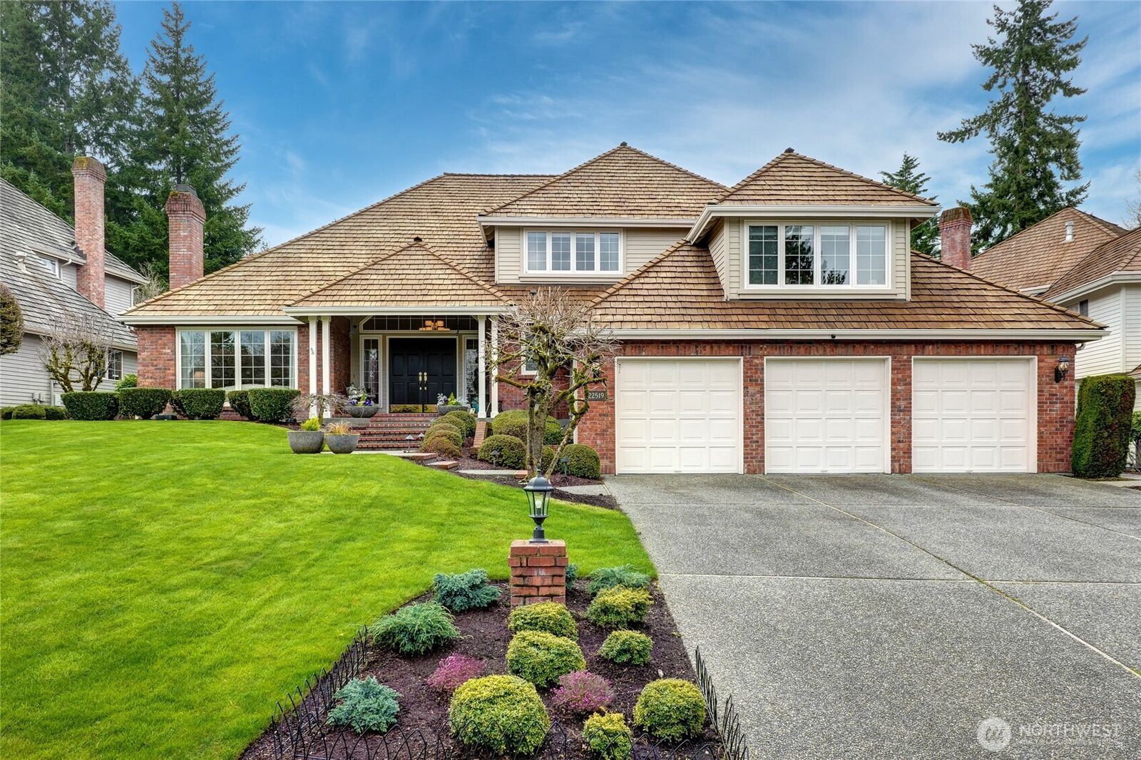 Property Photo:  22519 SE 46th Place  WA 98075 