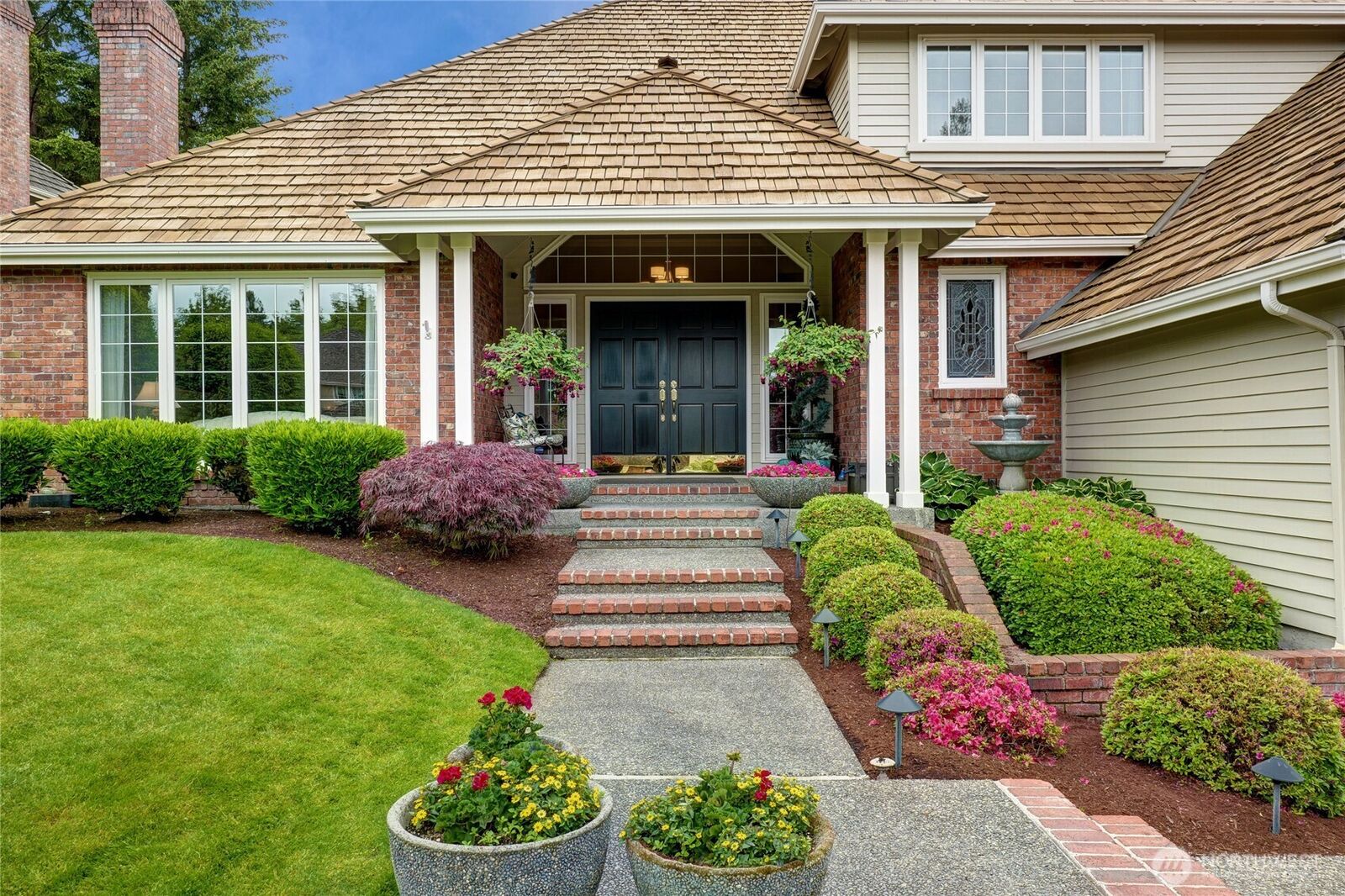 Property Photo: 22519 SE 46th Place WA 98075