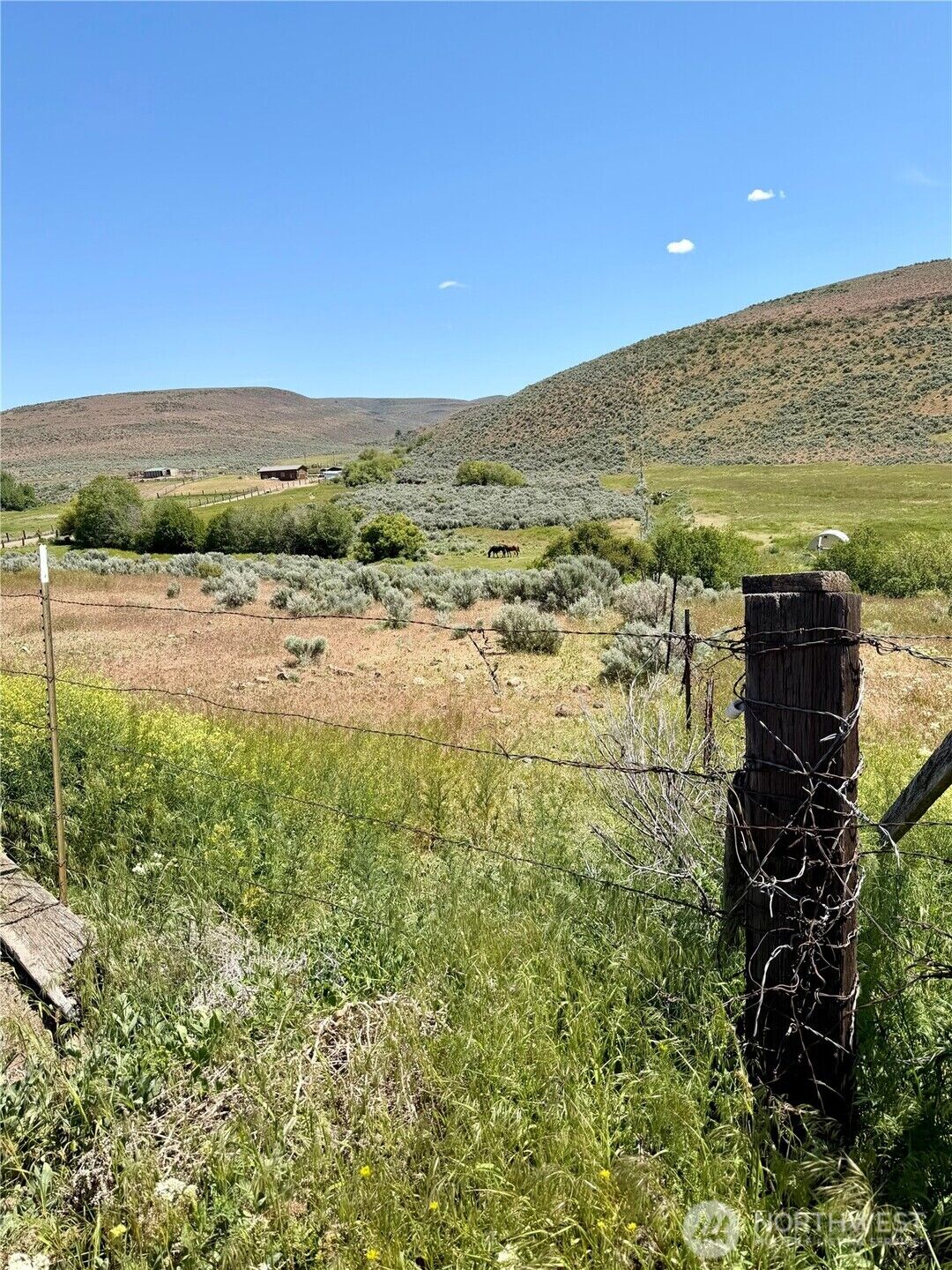 Property Photo:  12 Xxx  Parke Creek Rd.  WA 98926 