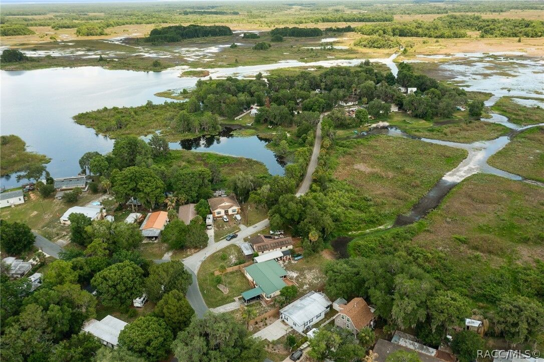 Property Photo: 4190 E Lake Park Drive FL 34442