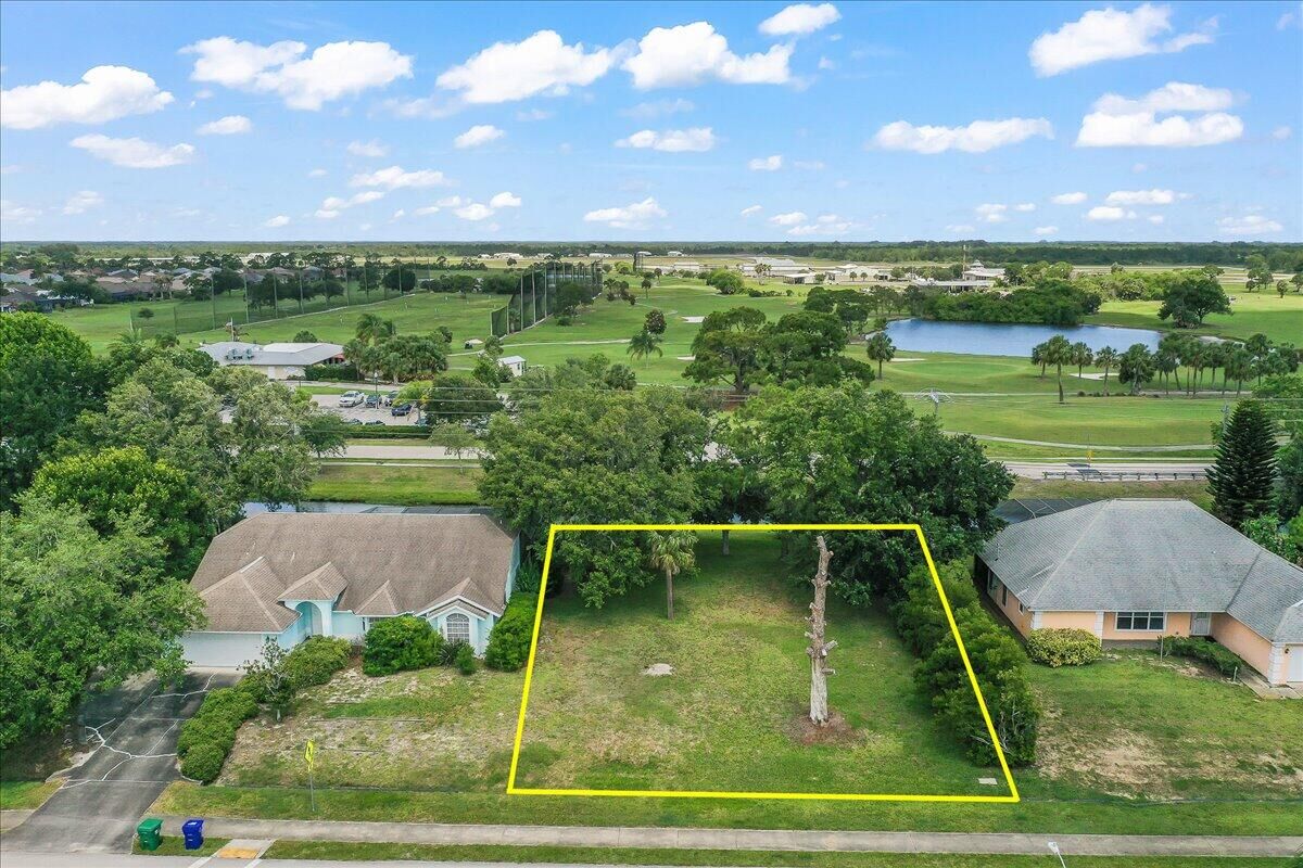 Property Photo: 286 Main Street FL 32958