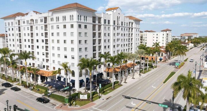 Property Photo:  233 S Federal Highway 203  FL 33432 