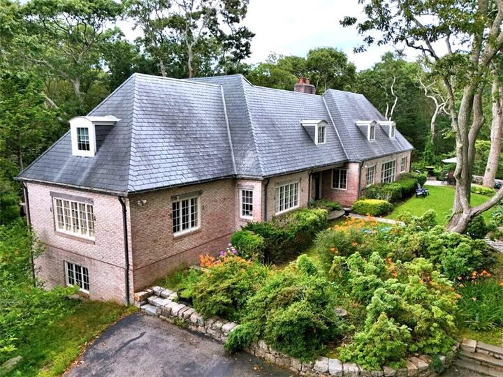 Property Photo: 2625 Comd Oliver Hazard Perry Highway RI 02879