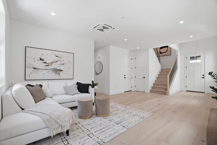 Property Photo:  122 Sunnyside Court  CA 95008 
