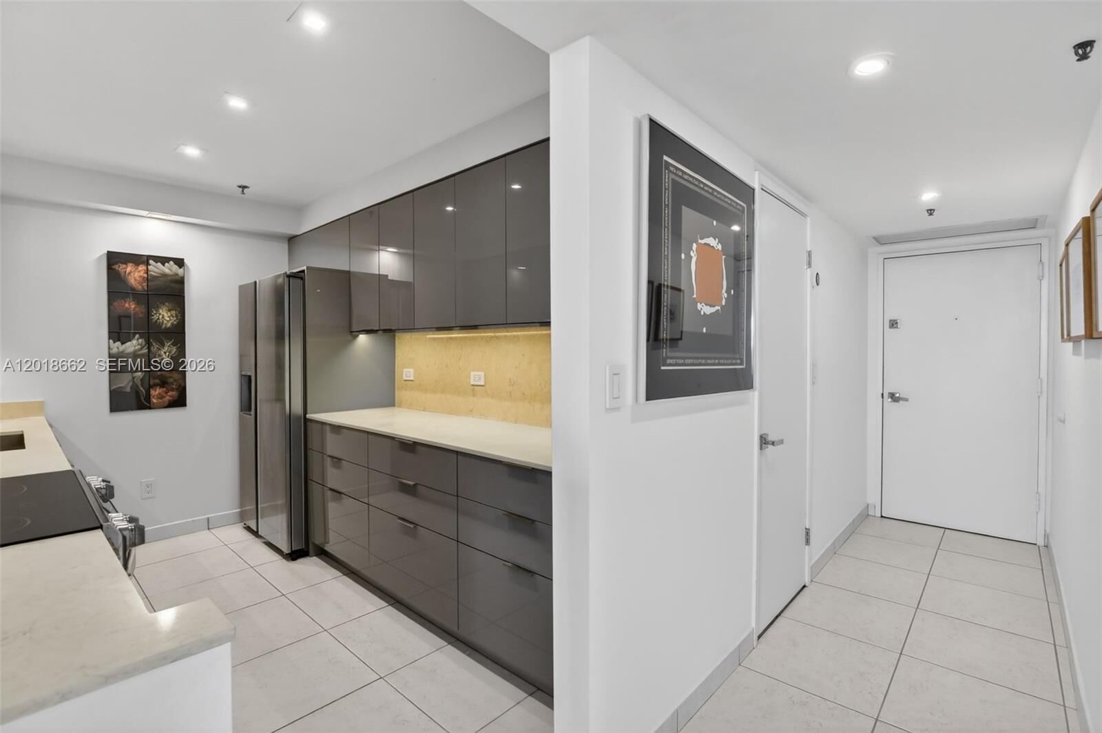 Property Photo:  20505 E Country Club Dr 1431  FL 33180 