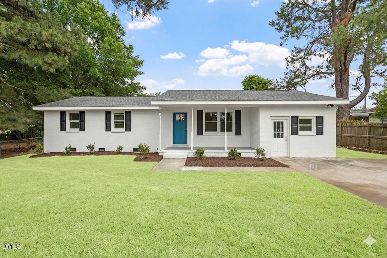Property Photo:  601 West Street  NC 27576 
