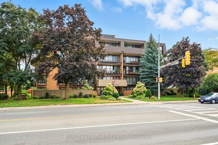 337 Simcoe Street N 101 — photo 1