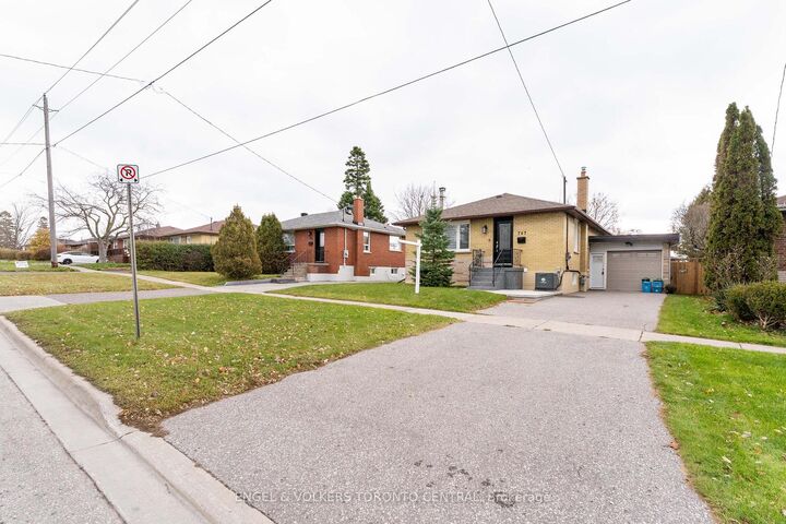 Property Photo: 767 Phillip Murray Avenue ON L1J 1J2