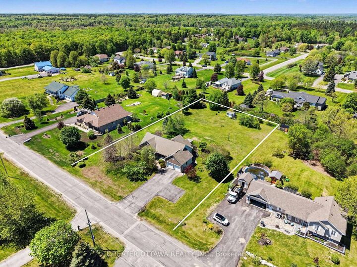 Property Photo: 149 Heather Crescent ON K0A 1A0