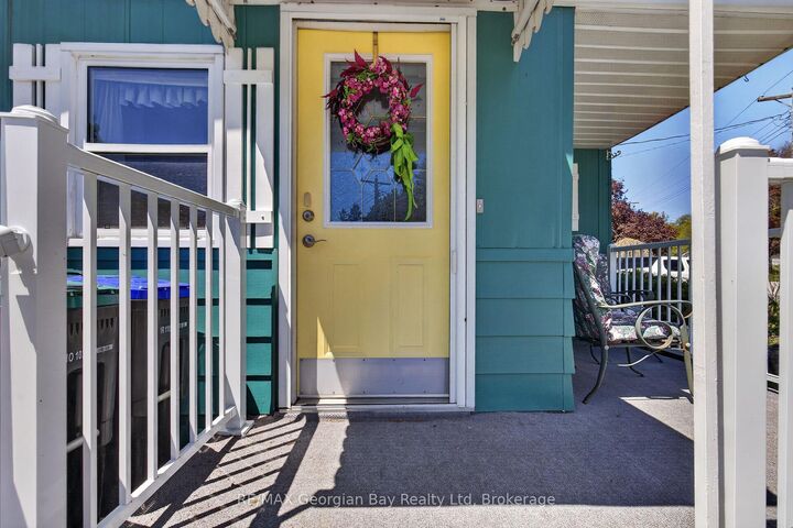 Property Photo: 525 Midland Point Road 28 ON L4R 5G9