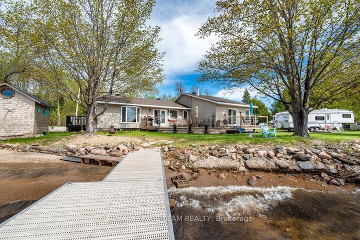 437 Island View Drive — photo 1
