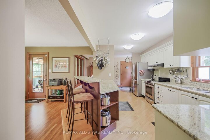 Property Photo: 19 Bristol Sands Crescent ON L9P 0G1