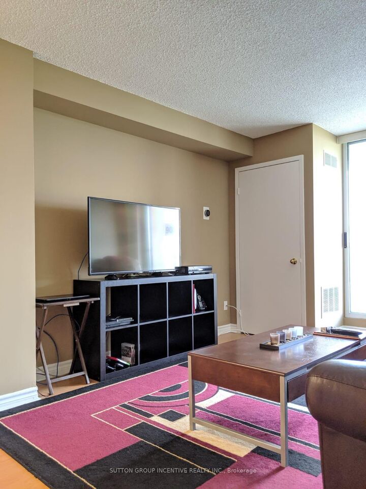 Property Photo: 75 Ellen Street 905 ON L4N 7R6