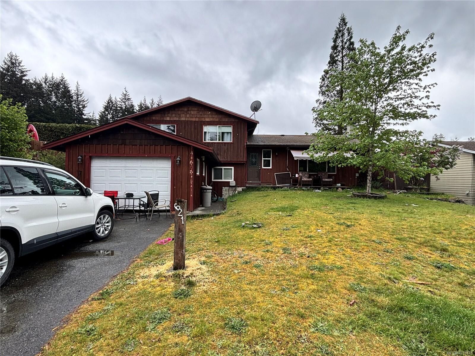 Property Photo: 621 Dogwood Dr BC V0P 1G0