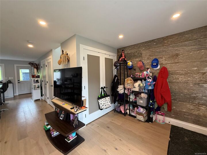 Property Photo: 9572 Carnarvon Pl BC V0N 2P0