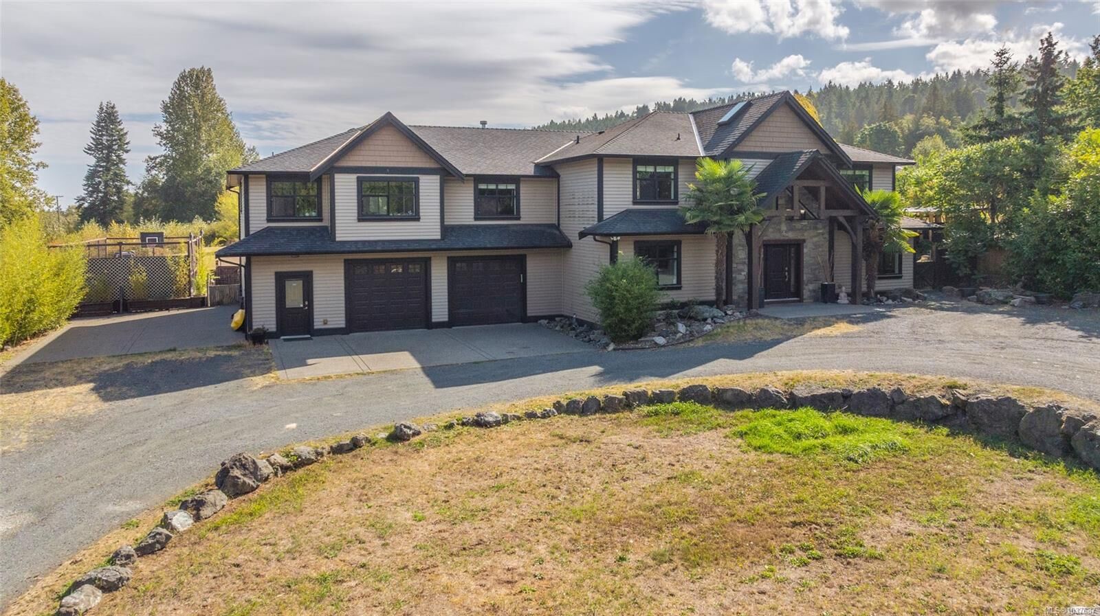 Property Photo: 2466 Summerset Rd BC V9P 9E4