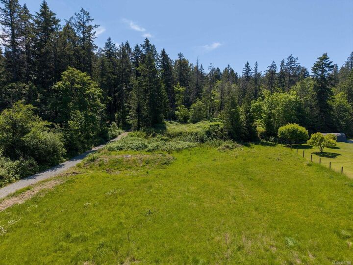 Property Photo: 1220 Clayton Rd BC V8L 5V3