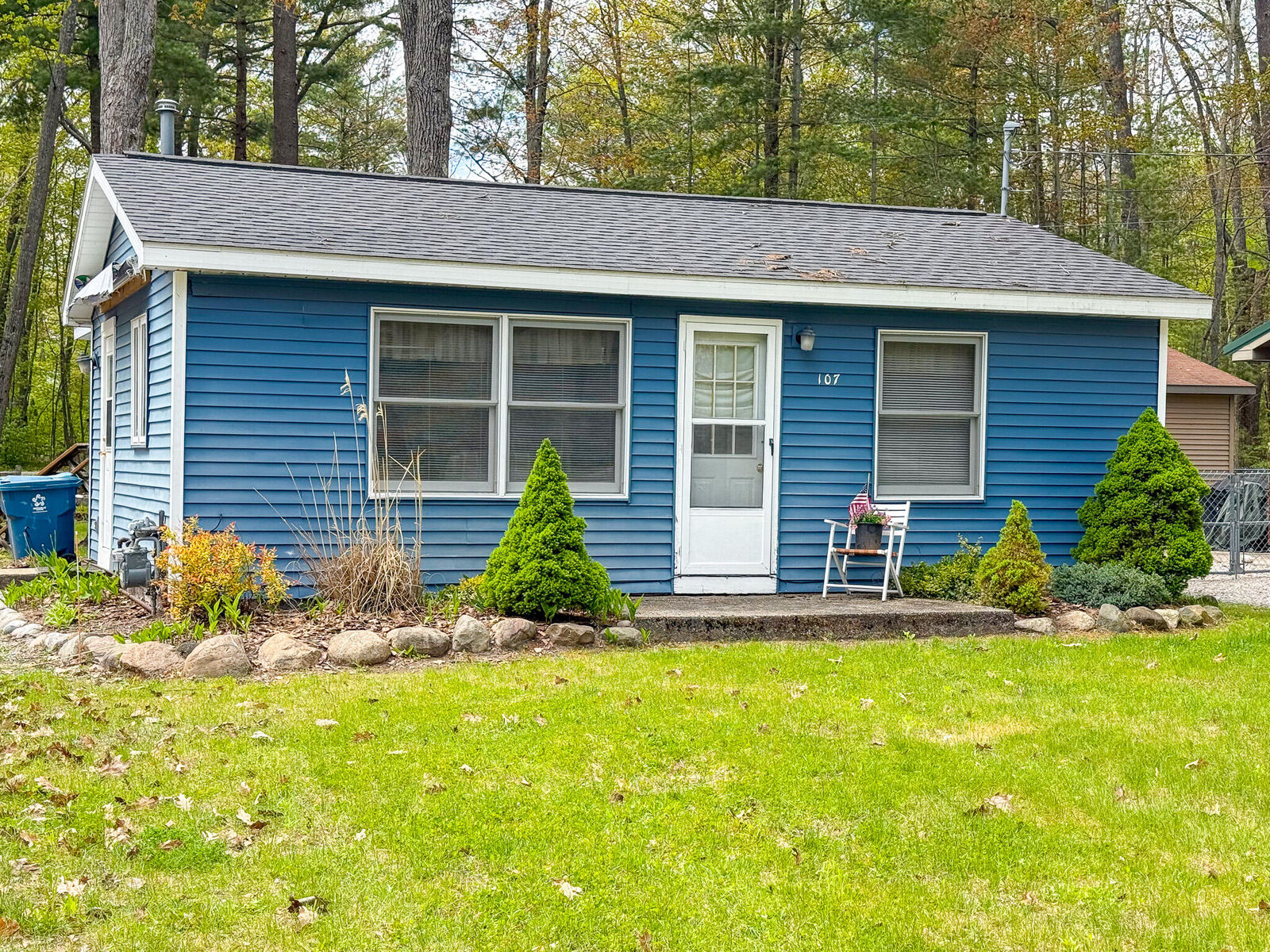 Property Photo: 107 Glen Court Boulevard MI 48629