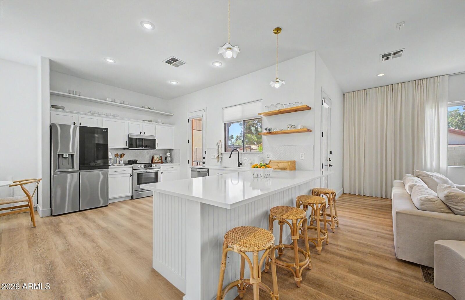 Property Photo: 1535 E Kings Court AZ 85234