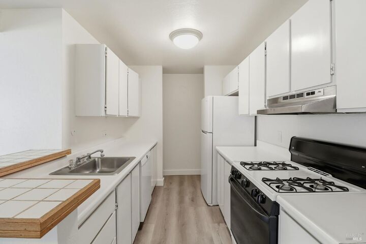 Property Photo: 318 Larkspur Plaza Drive CA 94939