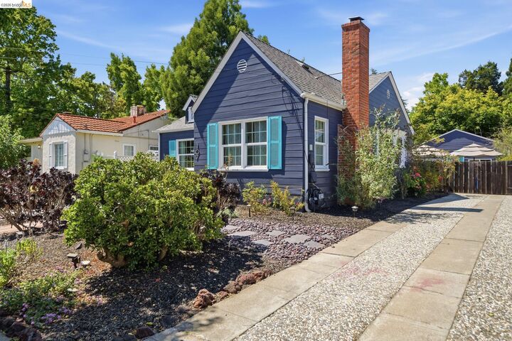 Property Photo:  107 Covington Street  CA 94605 
