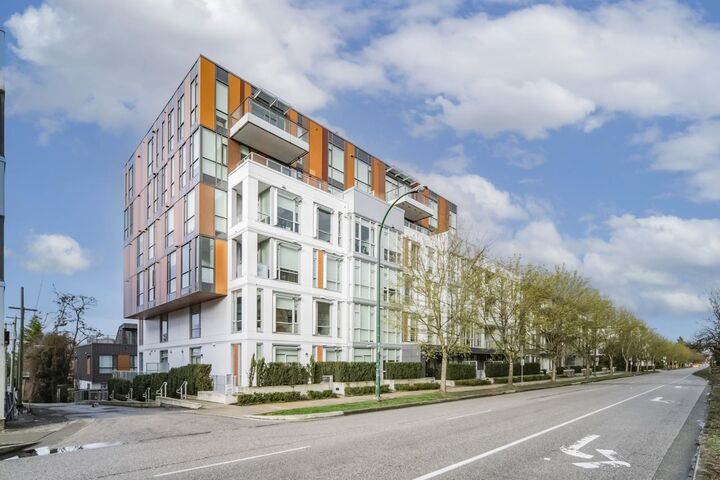 469 W King Edward Avenue 303 — photo 1