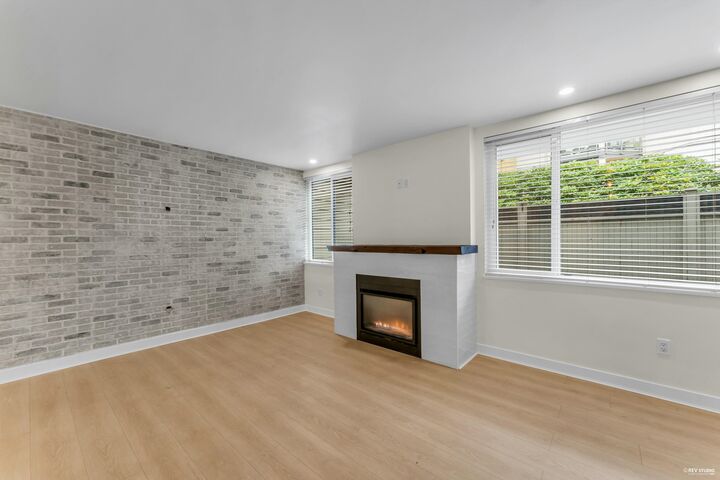 Property Photo: 15282 19 Avenue 110 BC V4A 1X6