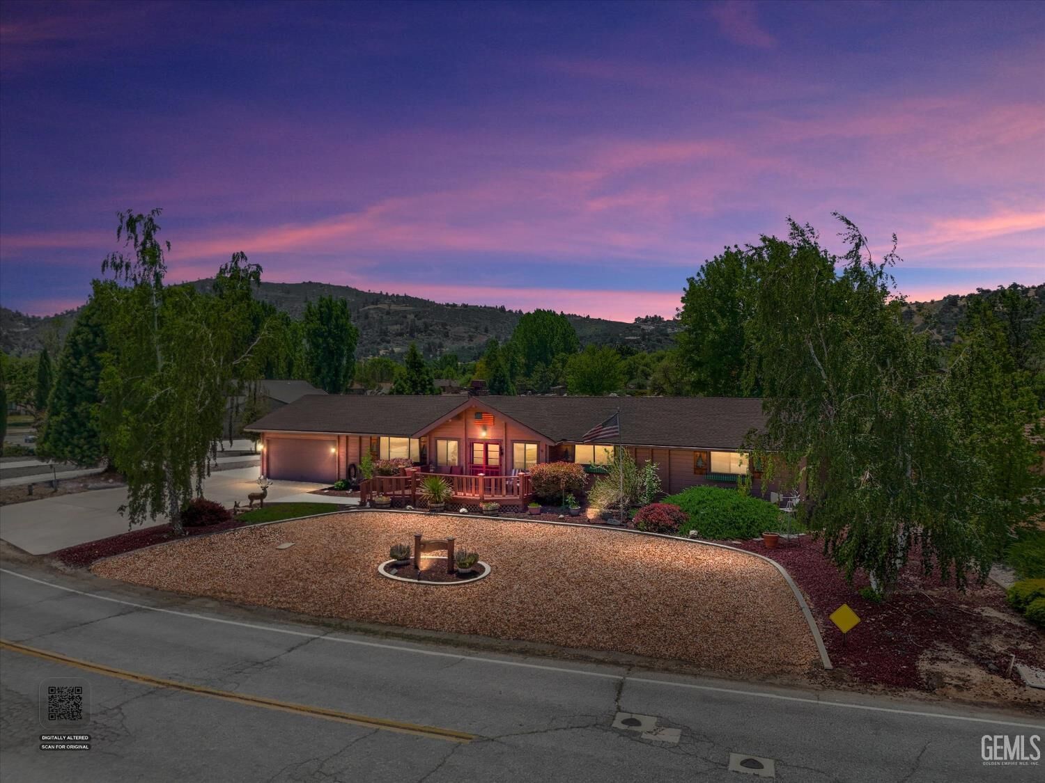 Property Photo: 29980 Pinedale Drive CA 93561