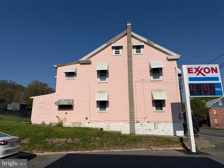 Property Photo: 1645 E Grand Avenue PA 17980