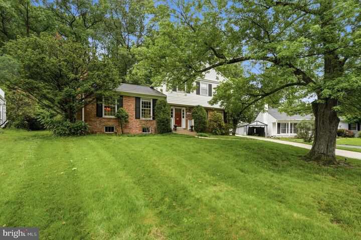 Property Photo: 12112 Whippoorwill Lane MD 20852