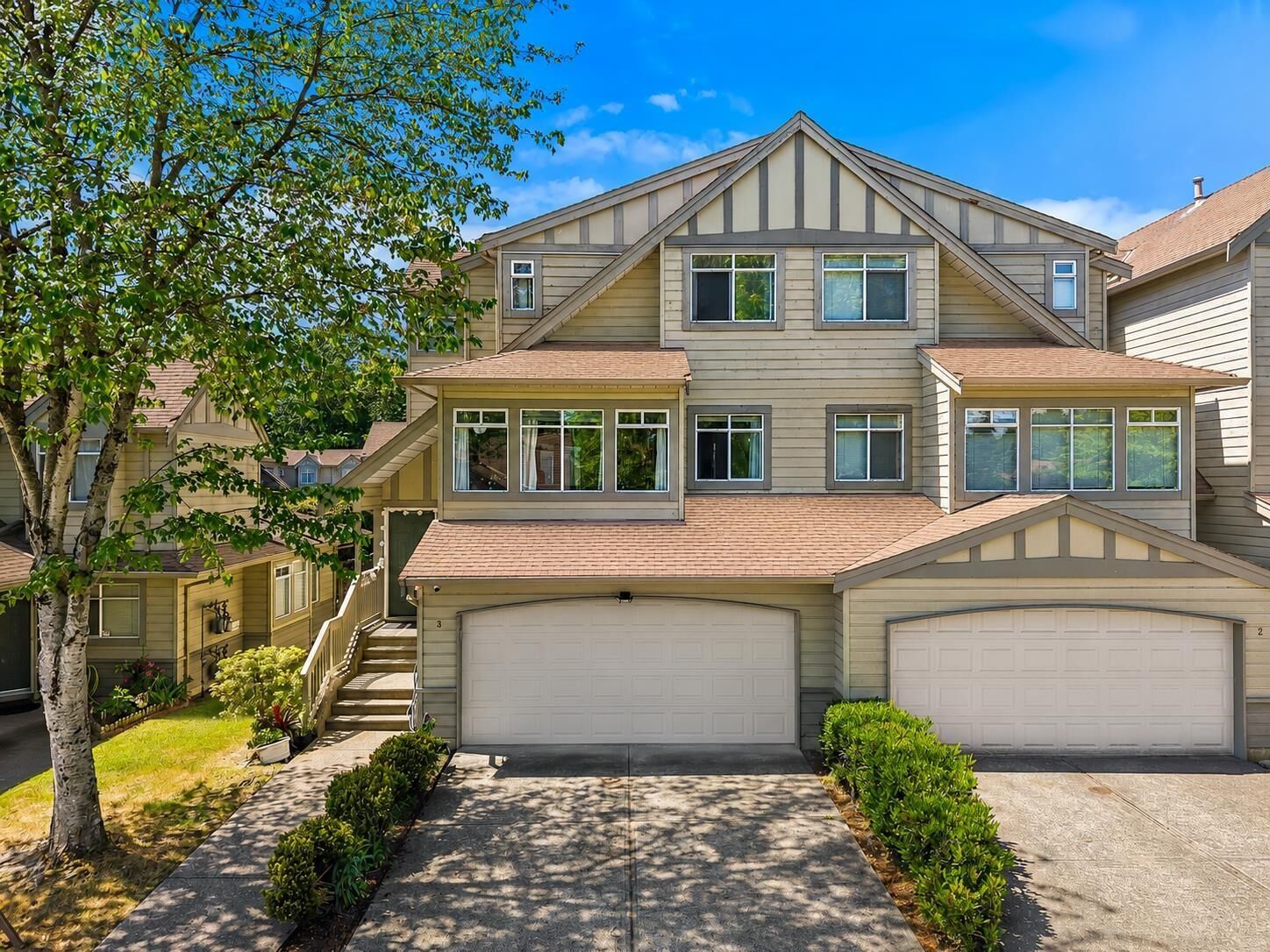 Property Photo: 10238 155A Street 3 BC V3R 0V8