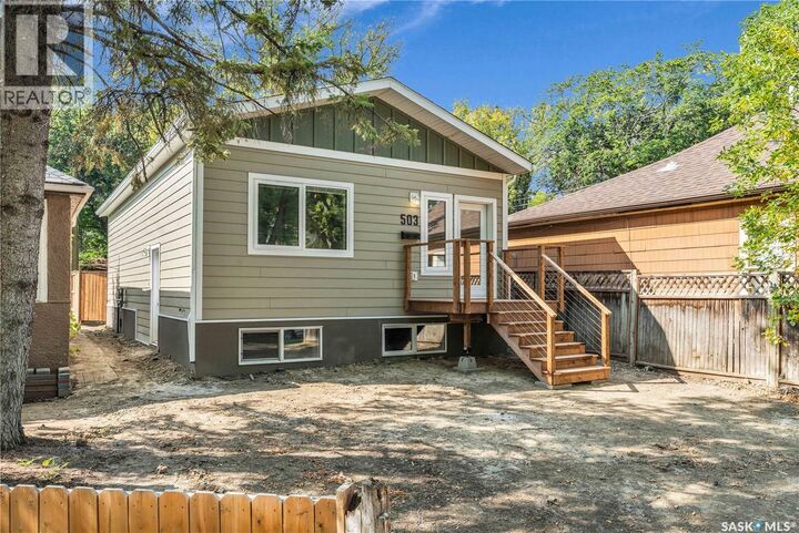 Property Photo:  1426 E Avenue N  SK S7L 1G8 