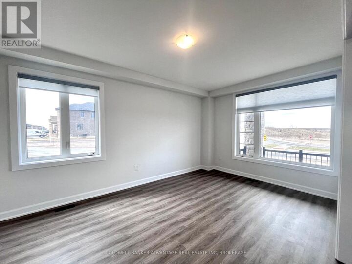 Property Photo:  714 Daimler Parkway  ON L3B 0H2 