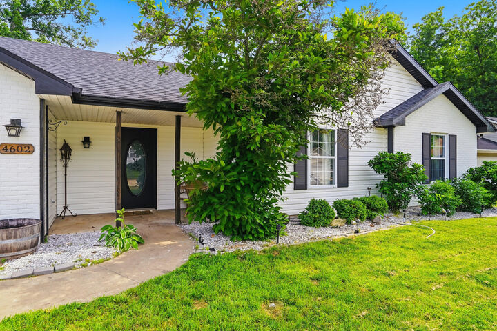Property Photo:  4602 Wren Wood Dr  MO 65202 